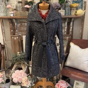 DANA BUCHMAN TWEED WOOL COAT | LEATHER BELTED | TRENCH | WINTER CREW JACKET